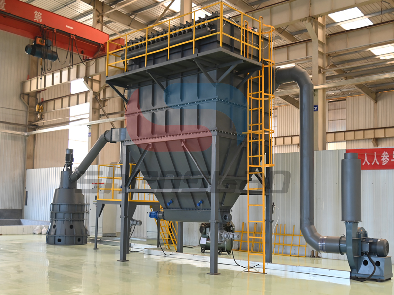 山西某化工公司 導撞式粉碎機.jpg